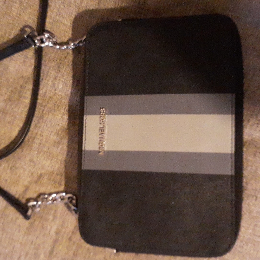 Michael kors purce (black with lite an dark grey strips)